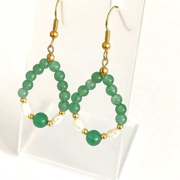 Earrings Dangles Drops Jadeite Pearls Green Artisan Gold Tone - Picture 1 of 7